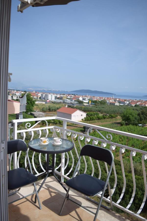 Apartments Marta Kaštel Novi Dış mekan fotoğraf