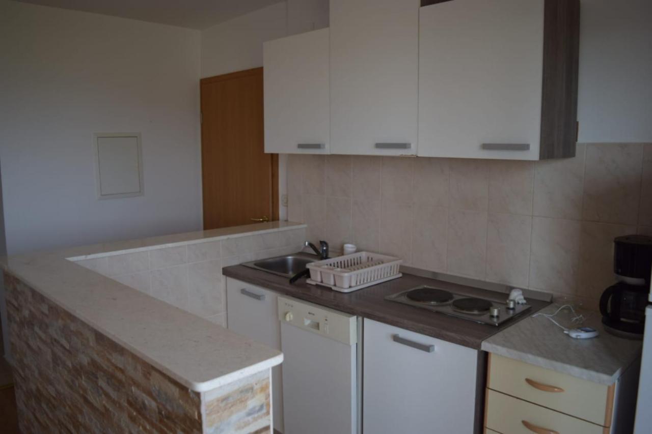 Apartments Marta Kaštel Novi Dış mekan fotoğraf
