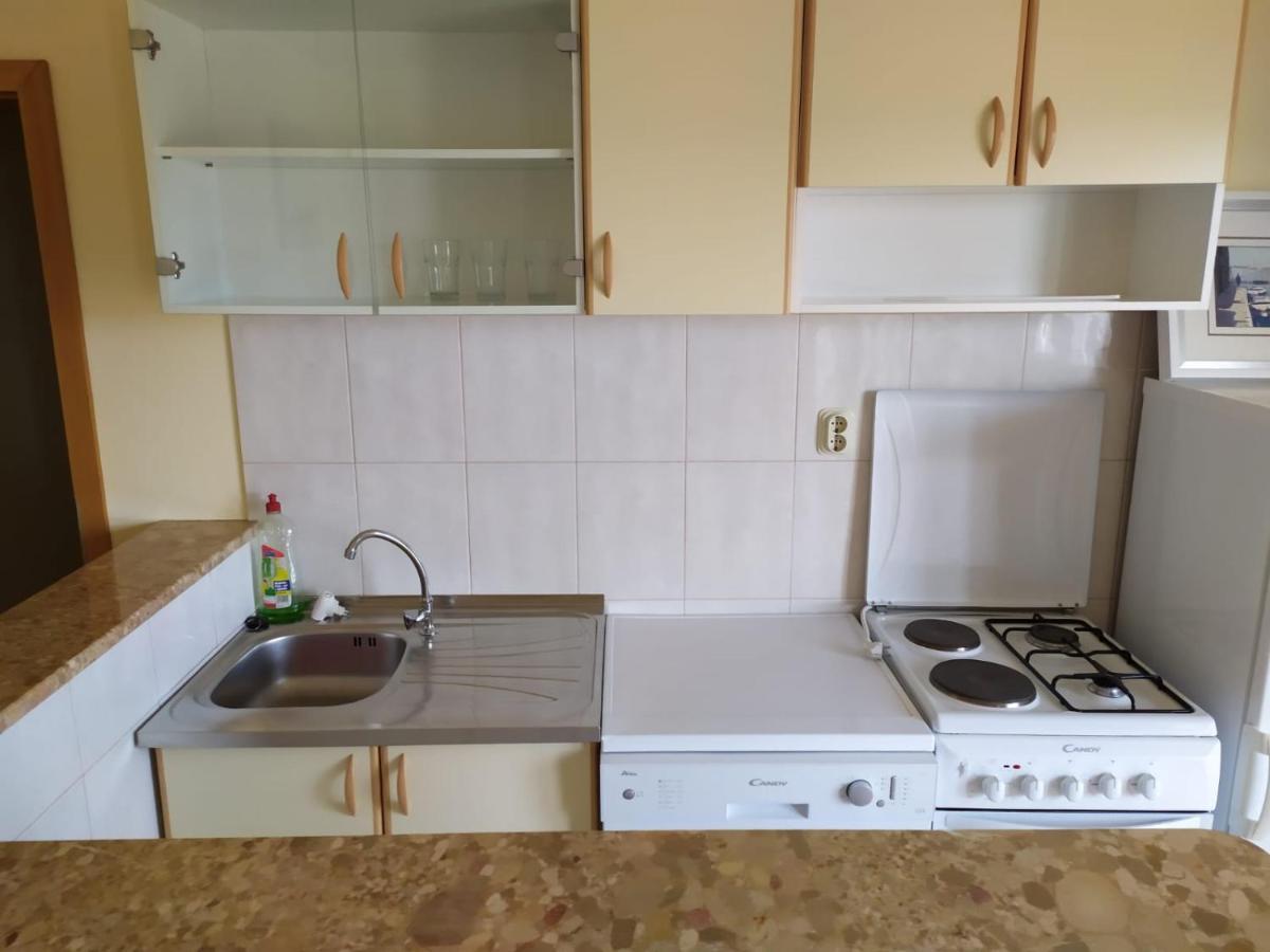 Apartments Marta Kaštel Novi Dış mekan fotoğraf