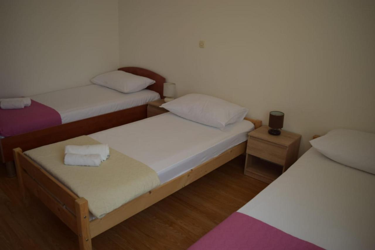Apartments Marta Kaštel Novi Dış mekan fotoğraf