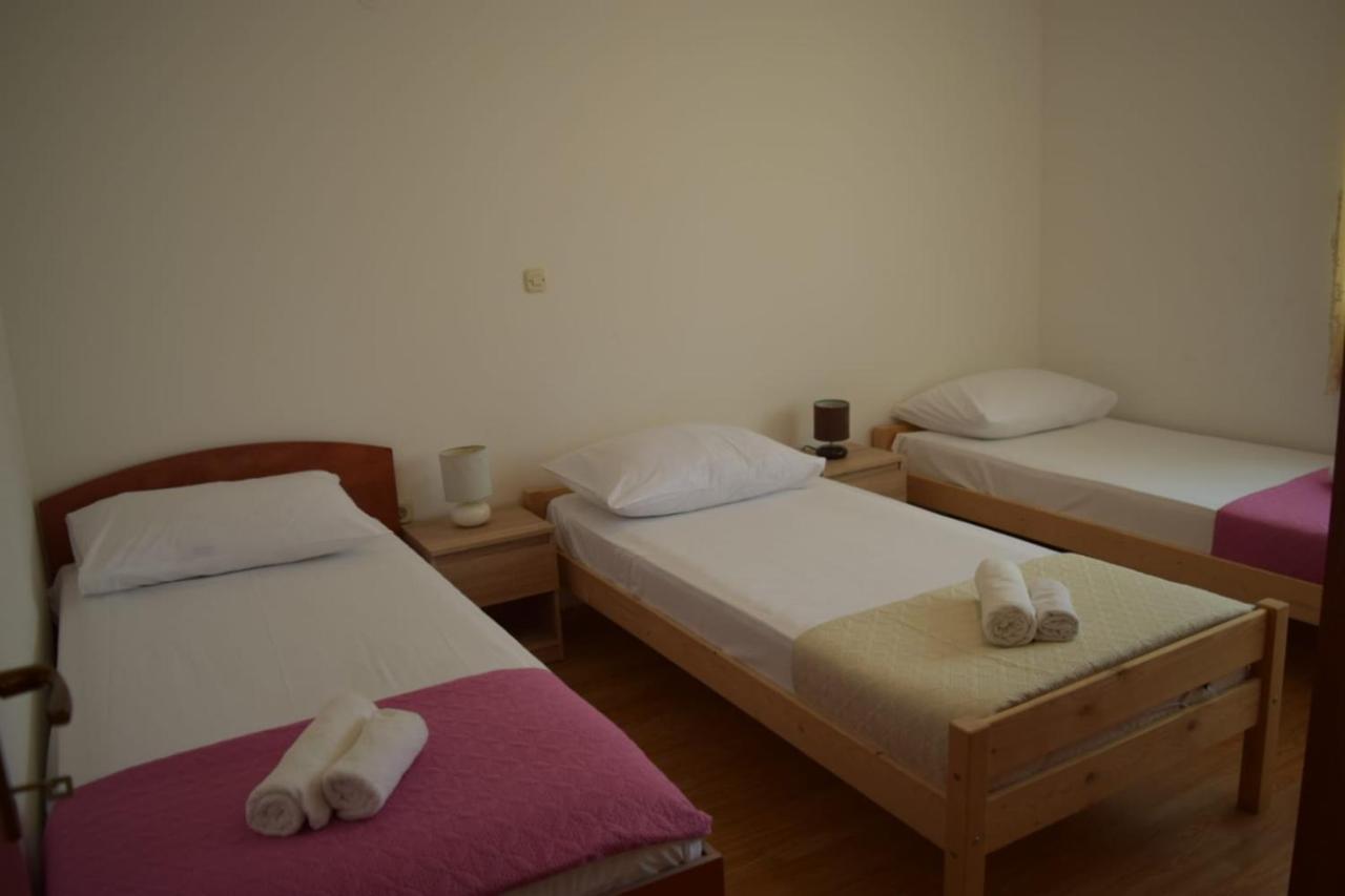 Apartments Marta Kaštel Novi Dış mekan fotoğraf