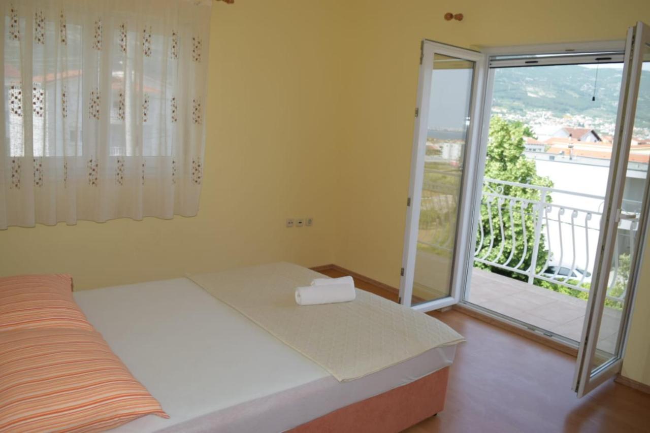 Apartments Marta Kaštel Novi Dış mekan fotoğraf