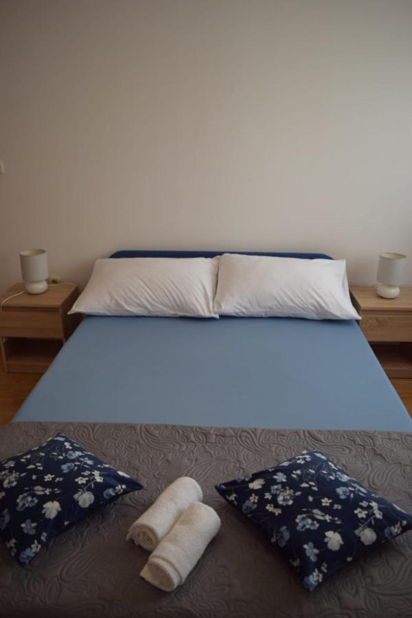 Apartments Marta Kaštel Novi Dış mekan fotoğraf