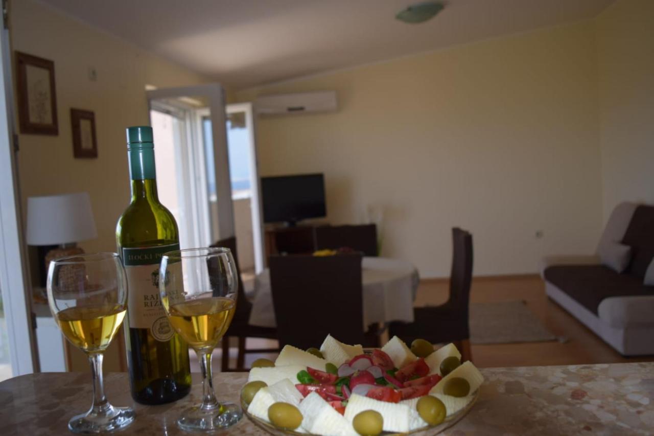 Apartments Marta Kaštel Novi Dış mekan fotoğraf